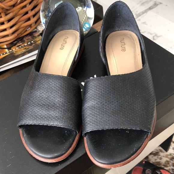 NURTURE FLATS 🥿 in Black EUC sz 8M - Picture 1 of 7